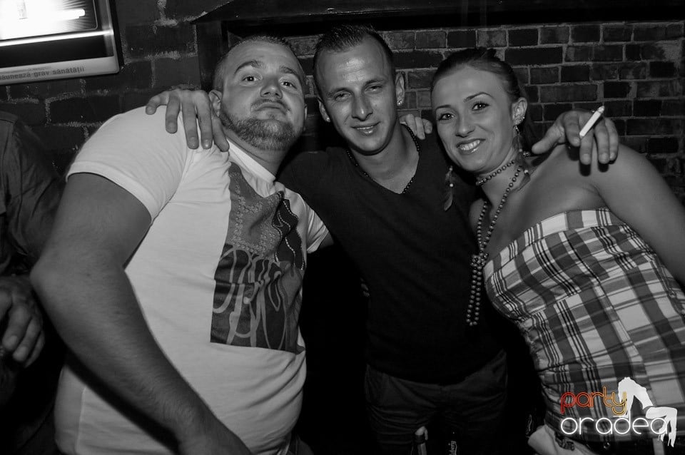 Party în Escape Club, 