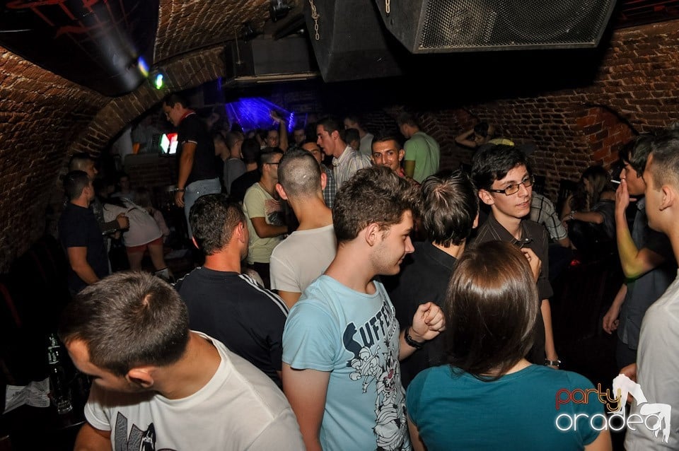 Party în Escape Club, 