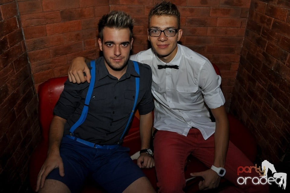 Party în Escape Club, 