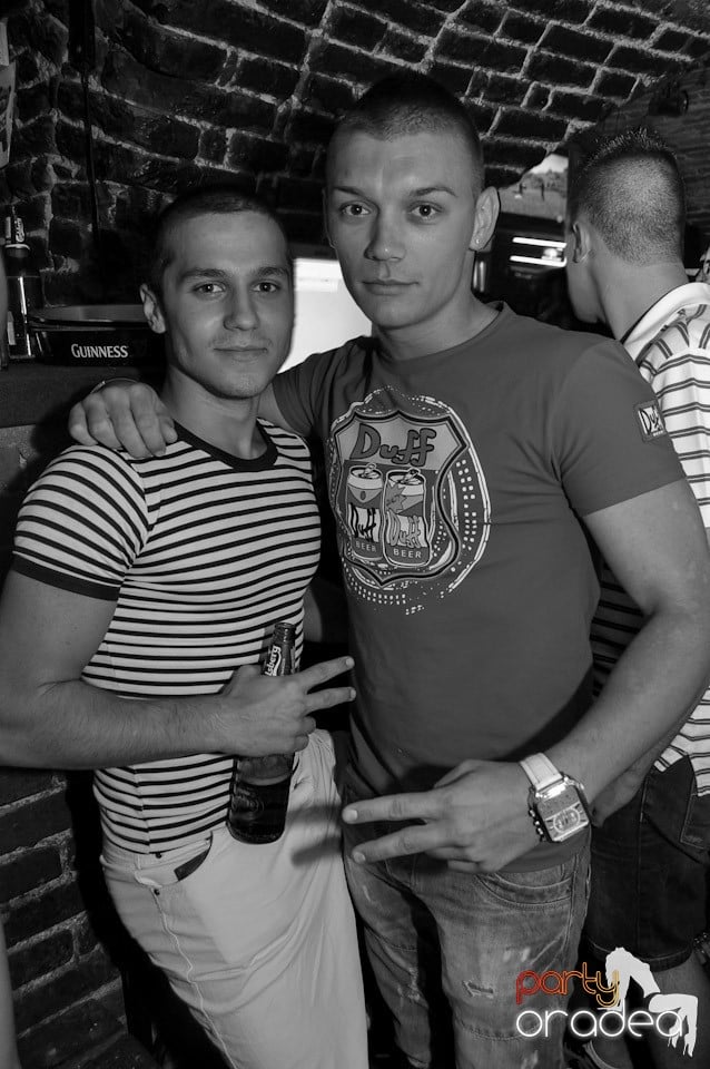 Party în Escape Club, 