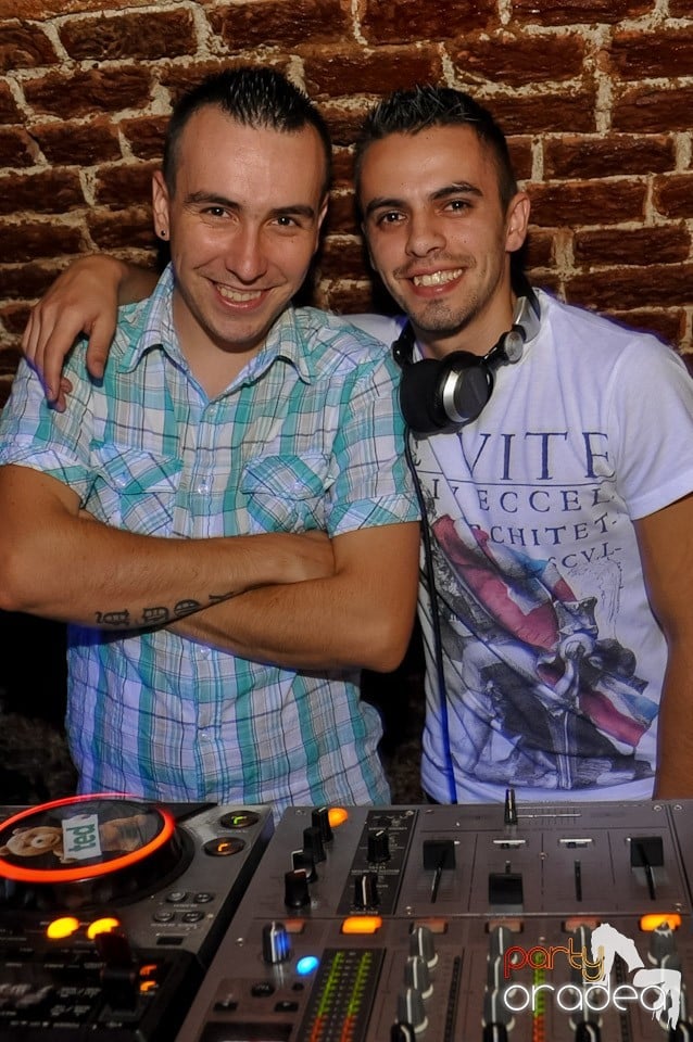 Party în Escape Club, 