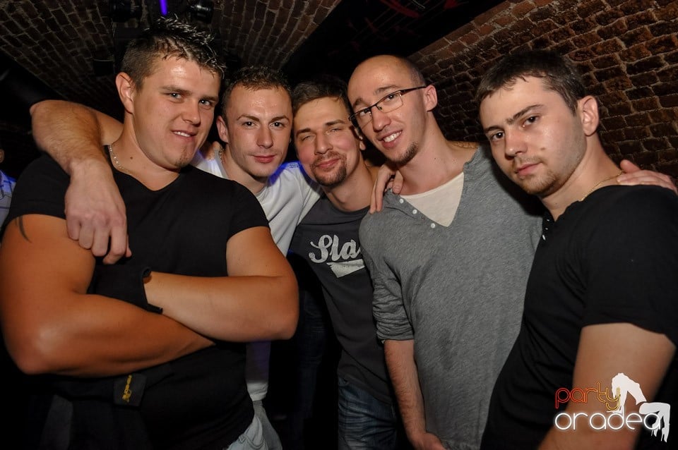 Party în Escape Club, 