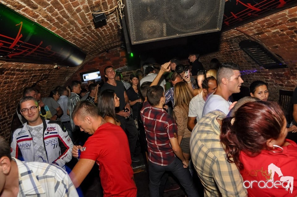 Party în Escape Club, 