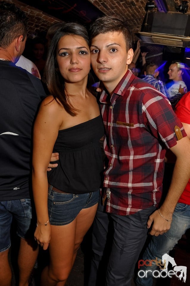 Party în Escape Club, 