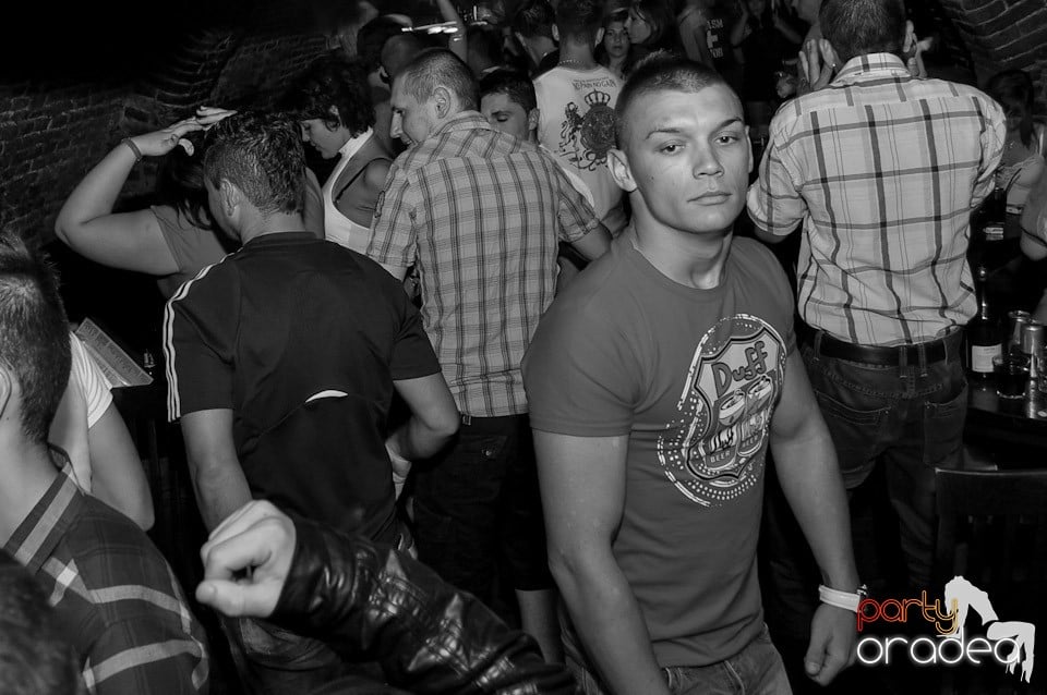 Party în Escape Club, 