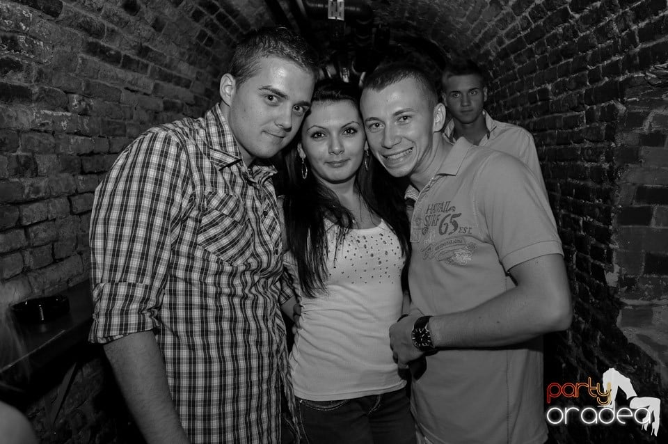 Party în Escape Club, 