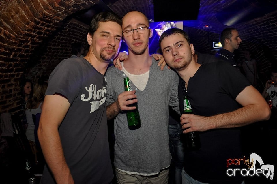 Party în Escape Club, 