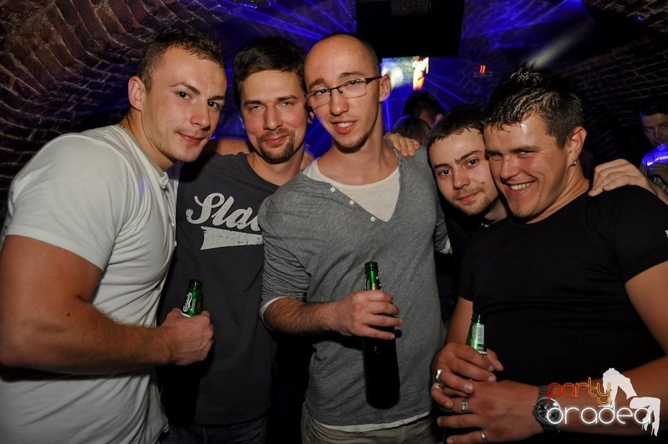 Party în Escape Club, 