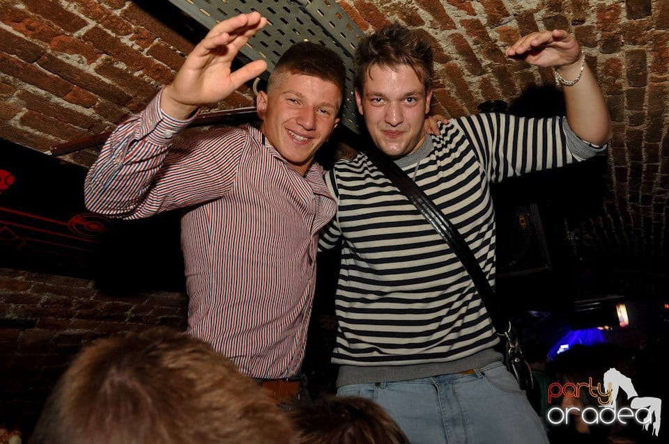 Party în Escape Club, 