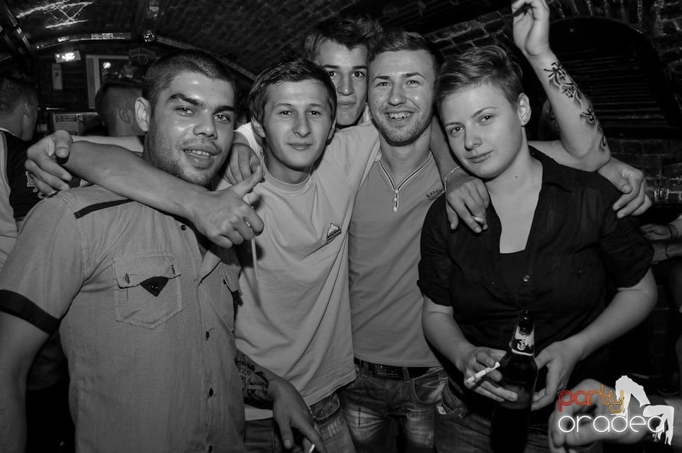 Party în Escape Club, 