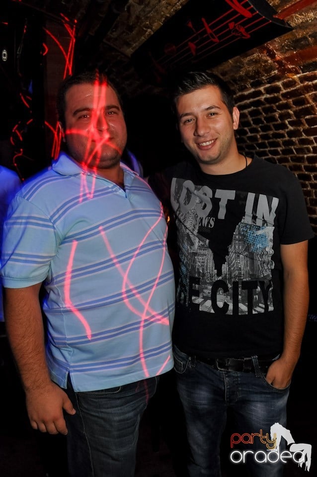 Party în Escape Club, 