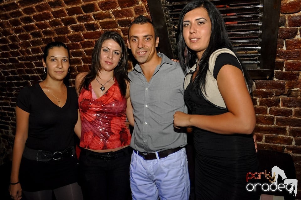 Party în Escape Club, 