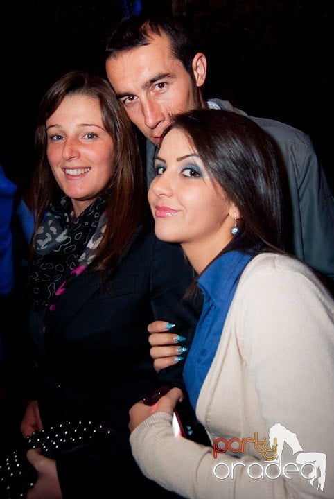 Party în Escape sâmbătă seara, 