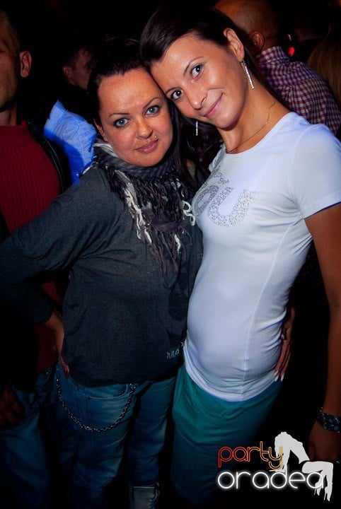 Party în Escape sâmbătă seara, 