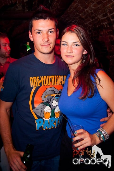 Party în Escape sâmbătă seara, 