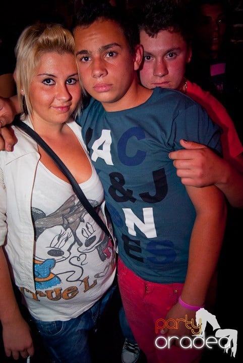 Party în Escape sâmbătă seara, 