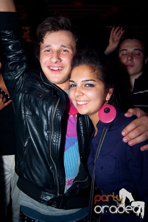 Party în Escape sâmbătă seara, 