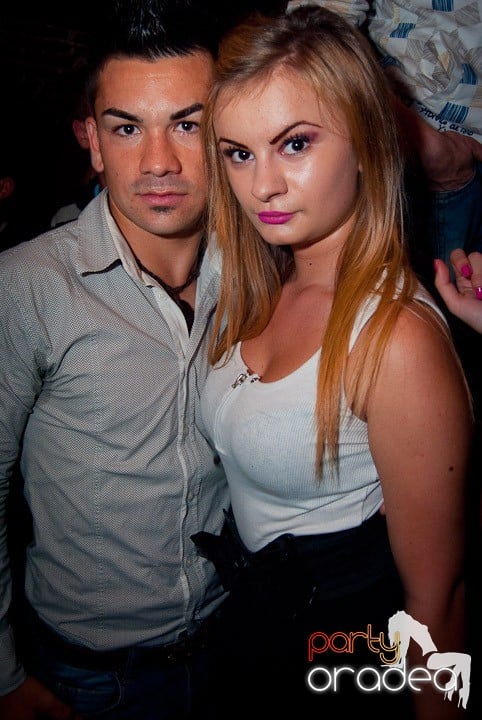 Party în Escape sâmbătă seara, 