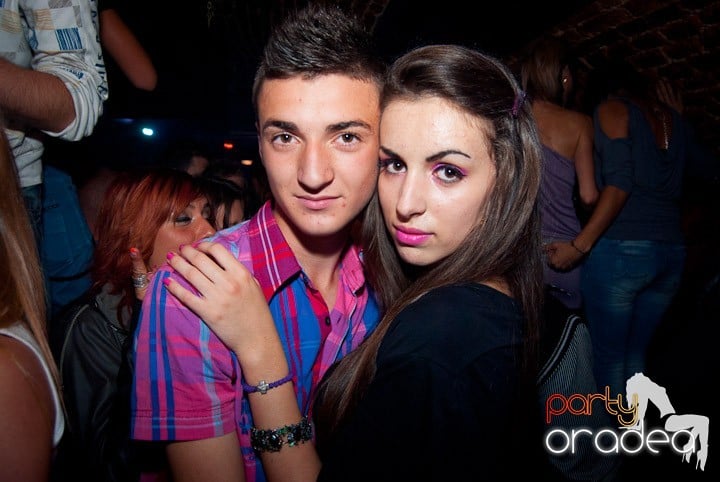 Party în Escape sâmbătă seara, 