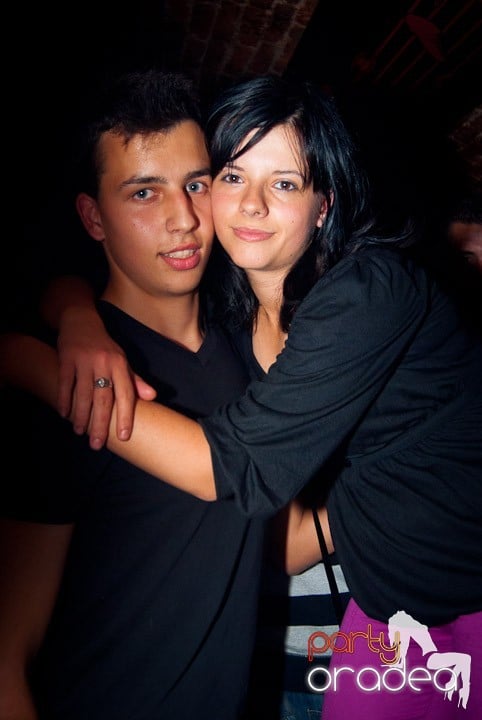 Party în Escape sâmbătă seara, 