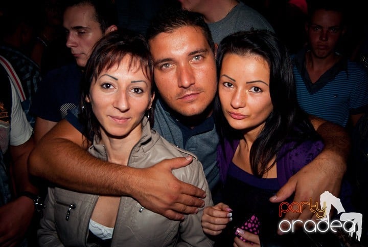 Party în Escape sâmbătă seara, 