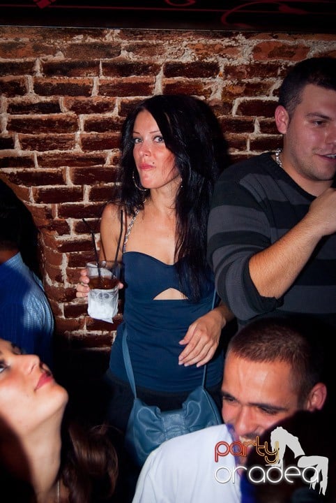 Party în Escape sâmbătă seara, 