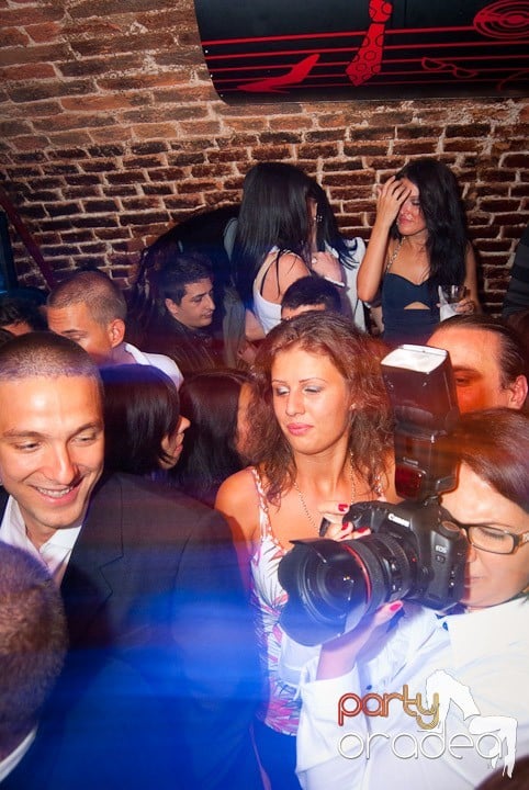 Party în Escape sâmbătă seara, 