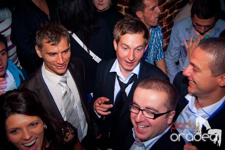 Party în Escape sâmbătă seara, 