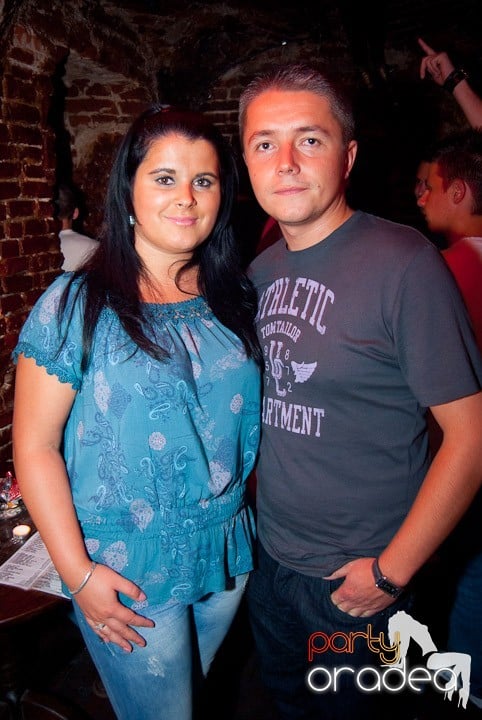 Party în Escape sâmbătă seara, 