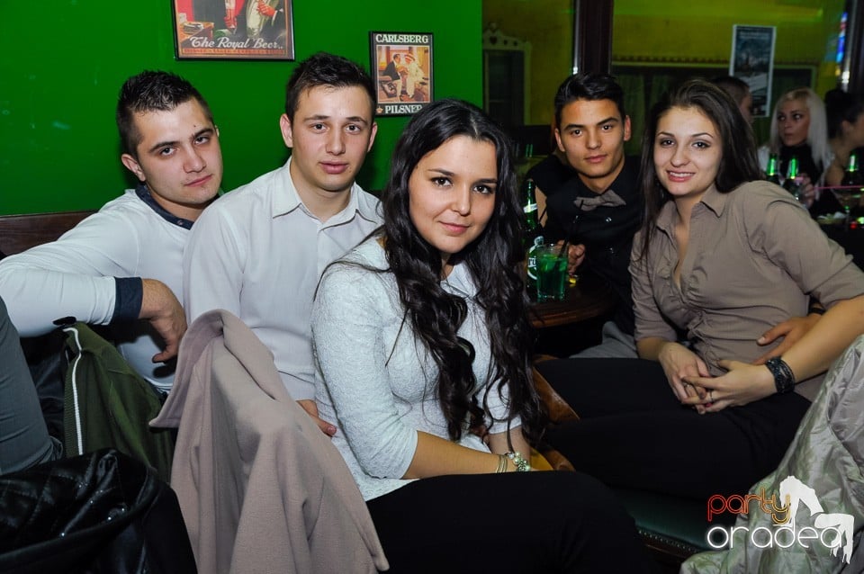 Party în Green Pub, Green Pub