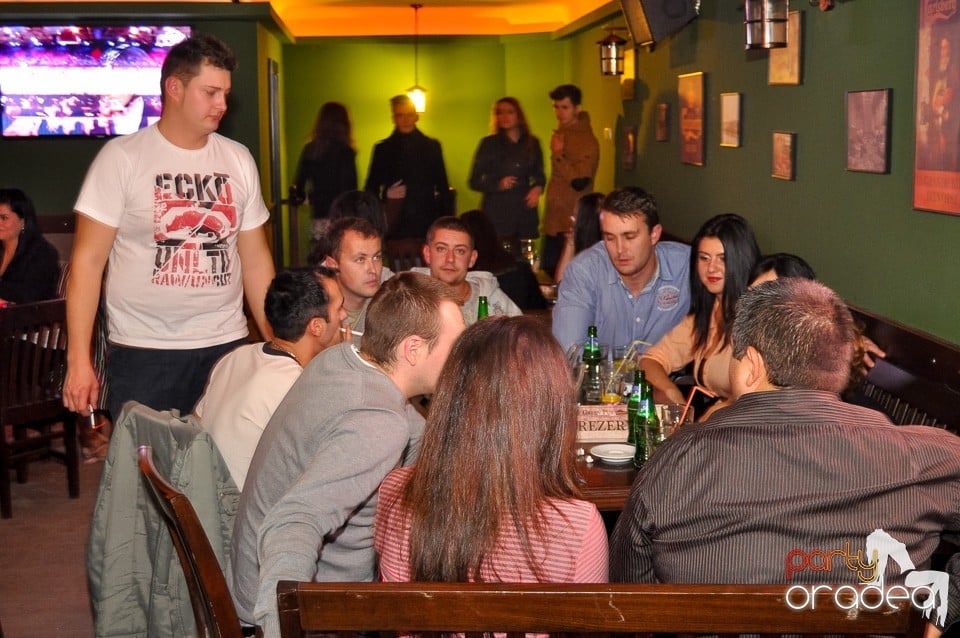 Party în Green Pub, Green Pub