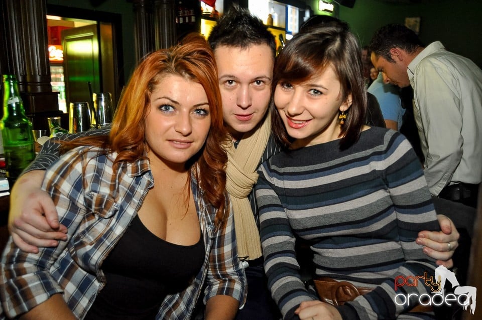 Party în Green Pub, Green Pub