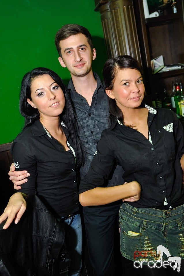 Party în Green Pub, Green Pub