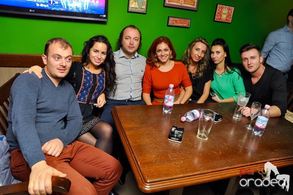 Party în Green Pub, Green Pub