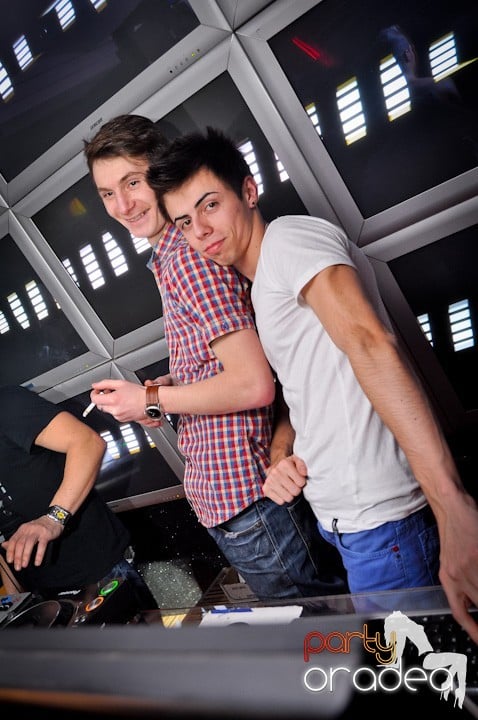 Party în Heat Club, 