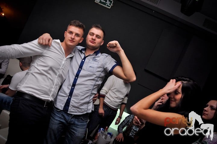 Party în Heat Club, 