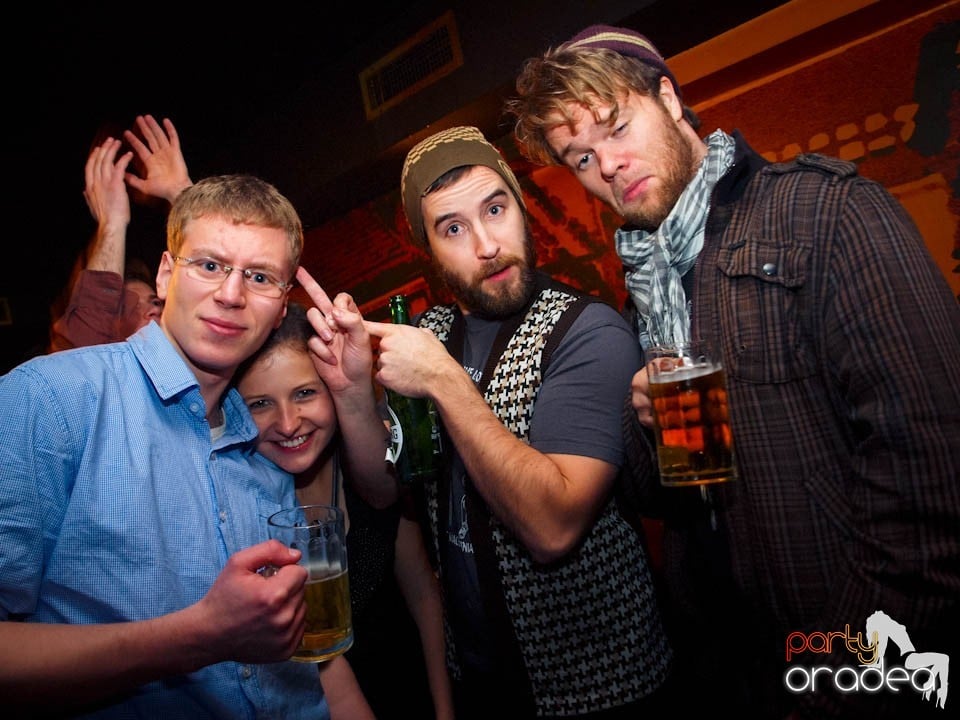 Party în Lord's Pub, Lord's Pub