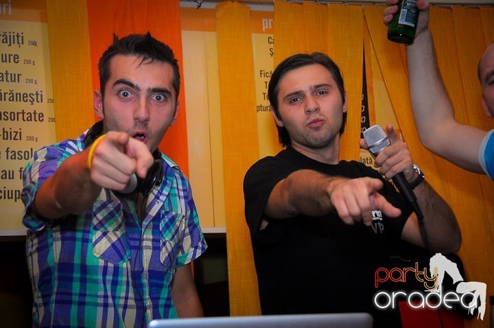 Party în Student's Place, Student's Place