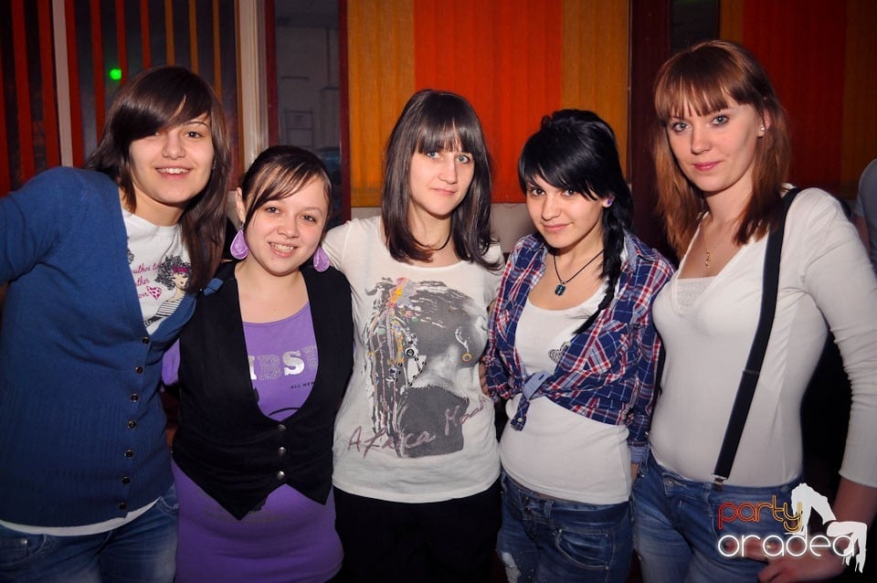 Party în Student's Place, Student's Place