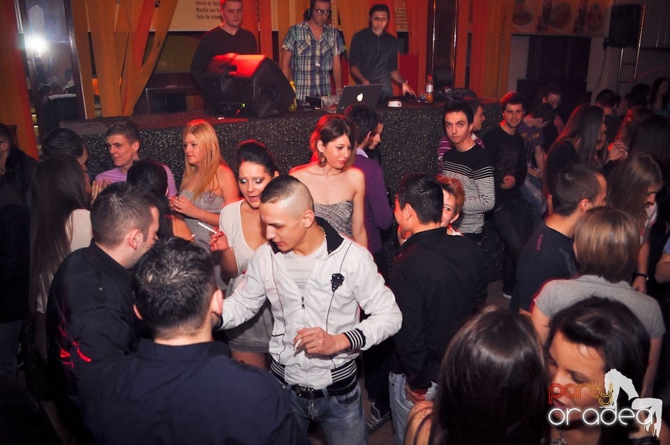 Party în Student's Place, Student's Place