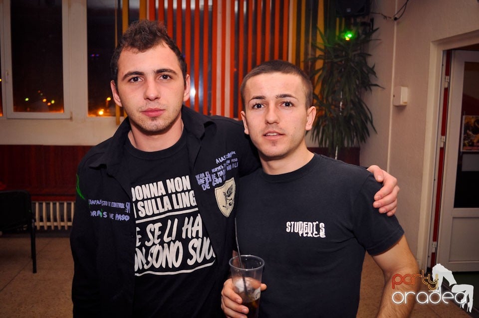 Party în Student's Place, Student's Place