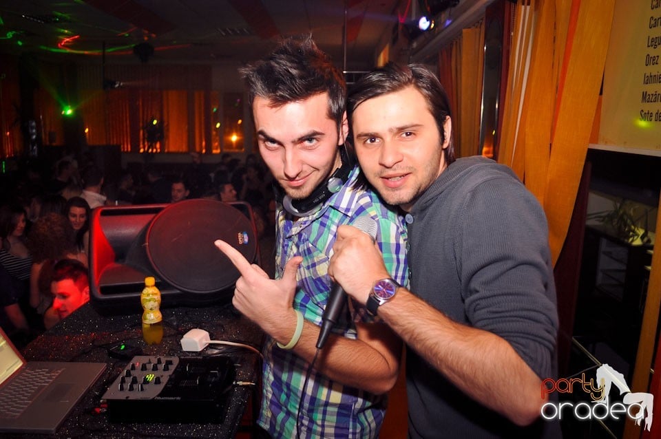 Party în Student's Place, Student's Place