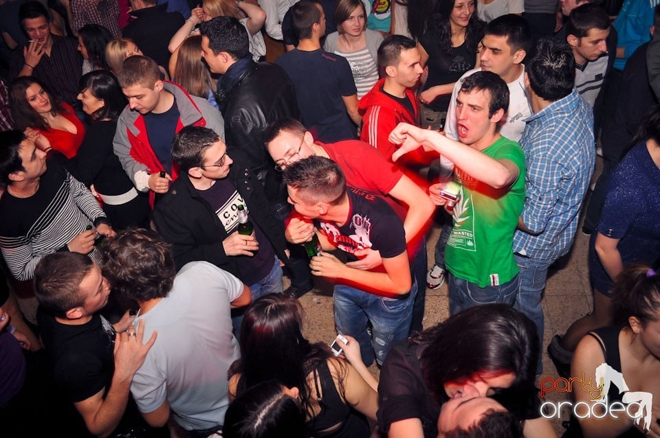 Party în Student's Place, Student's Place