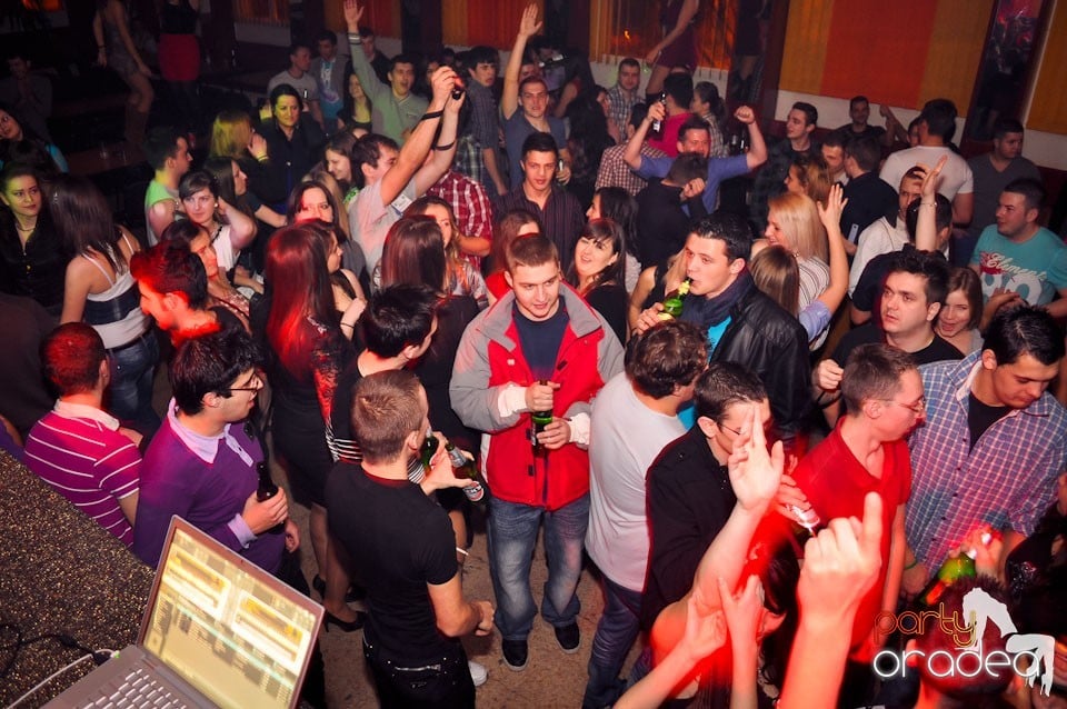 Party în Student's Place, Student's Place