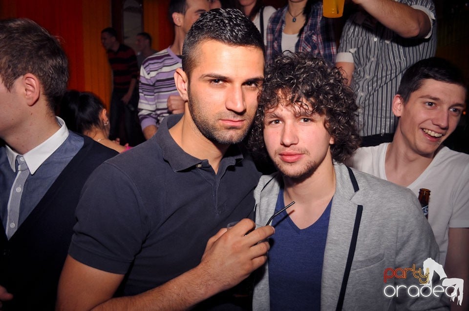 Party în Student's Place, Student's Place