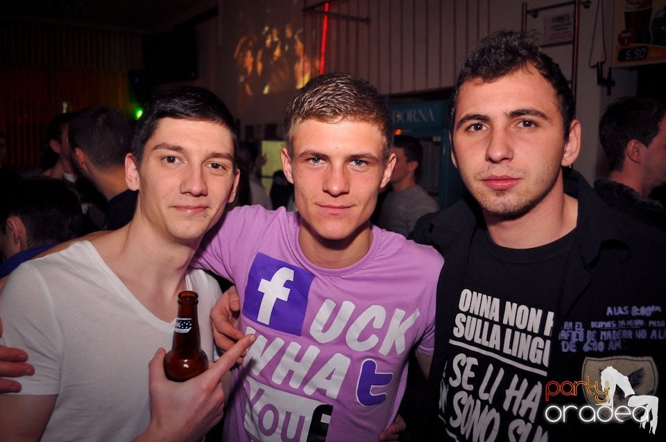 Party în Student's Place, Student's Place