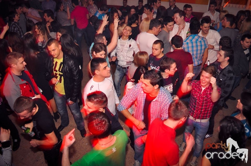 Party în Student's Place, Student's Place