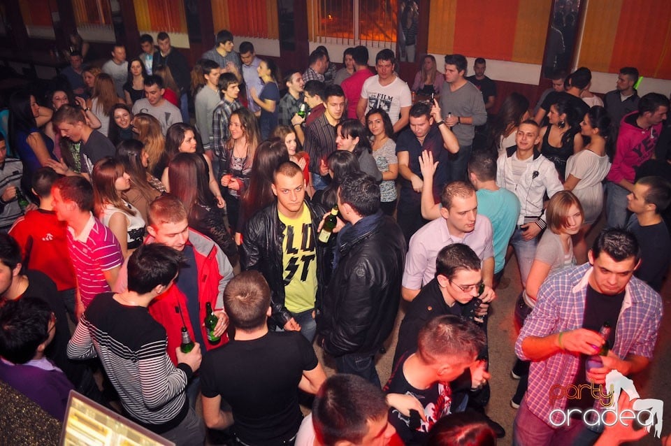 Party în Student's Place, Student's Place