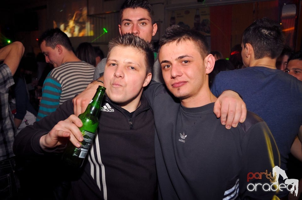 Party în Student's Place, Student's Place
