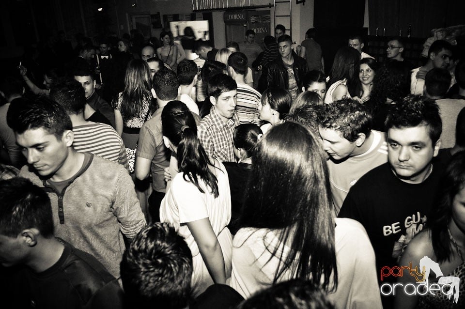 Party în Student's Place, Student's Place